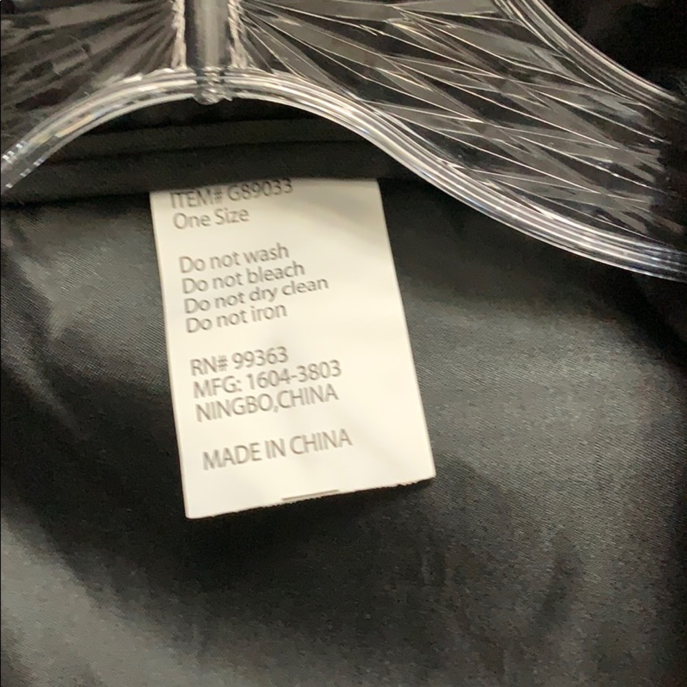 𝅺ADULT 56” black costume cape - Picture 4 of 5